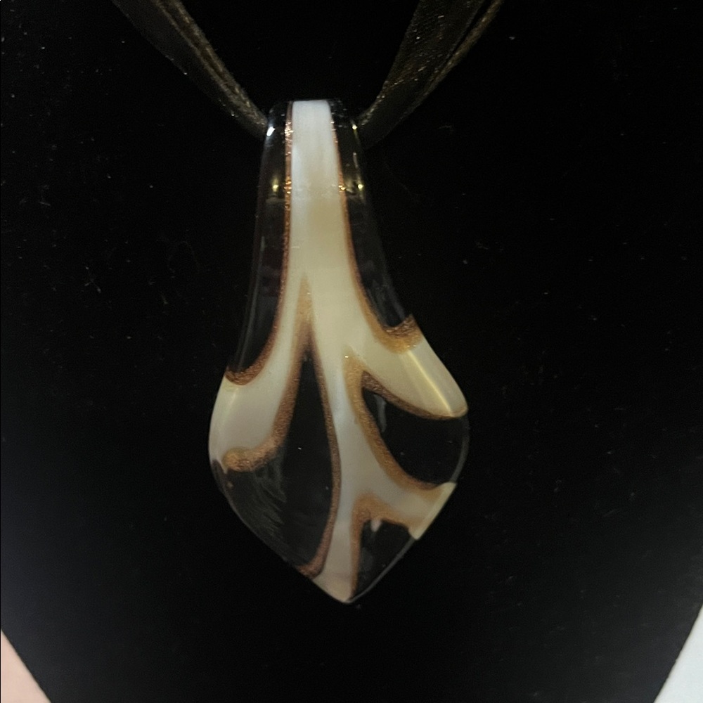 Elegant Black and White Glass Pendant Necklace